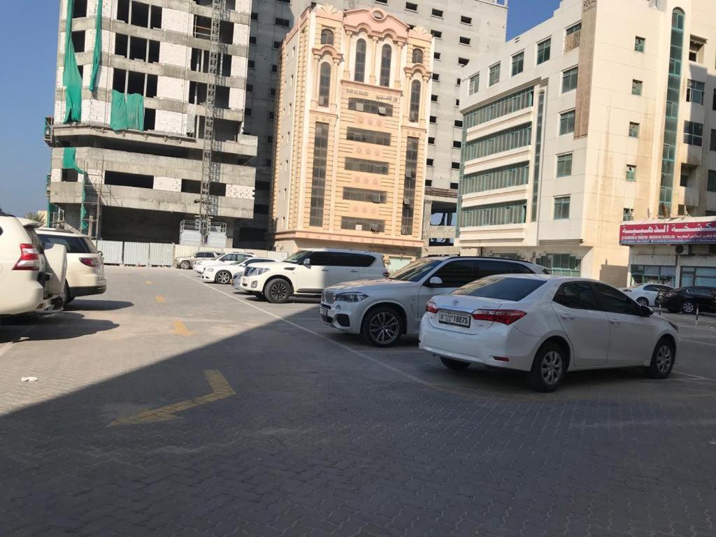 Al Majarah Residence Шарджа Экстерьер фото