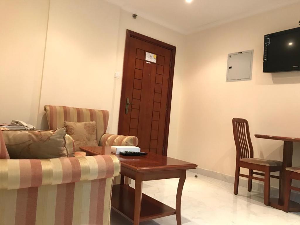 Al Majarah Residence Шарджа Экстерьер фото
