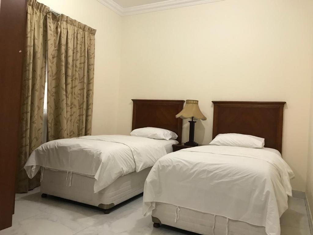 Al Majarah Residence Шарджа Экстерьер фото